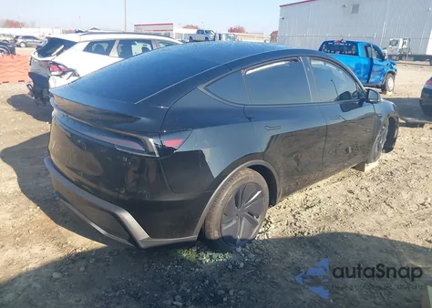 2026 Tesla Model Y Long Range Dual Motor All-Wheel Drive z USA, uszkodzony, nr VIN 7SAYGDED2TA446609